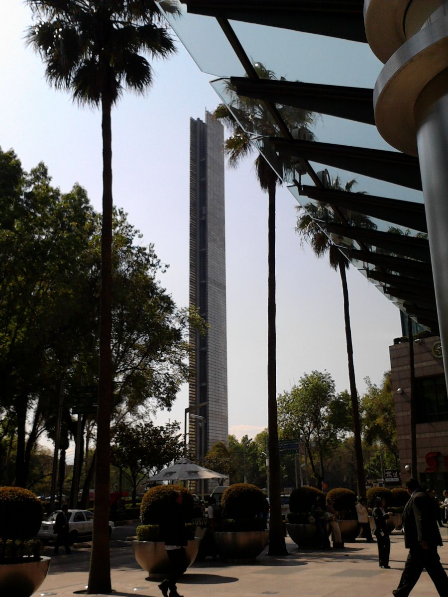 AV.Reforma, light tower =)!