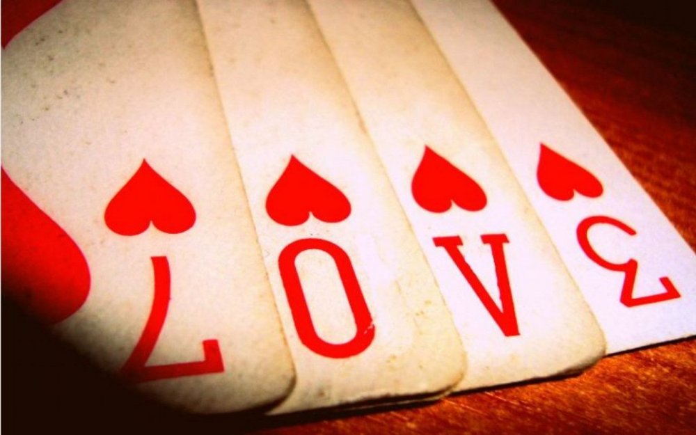 698093656_lovewithcards.thumb.jpg.c11bfbd6cb000492f8f93b3b0a1cf849.jpg
