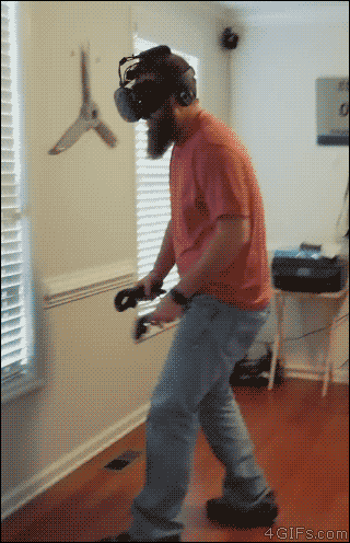 Vr fail. Виртуальная реальность гифка. Шлем виртуальной реальности прикол. VR гиф. VR прикол гиф.