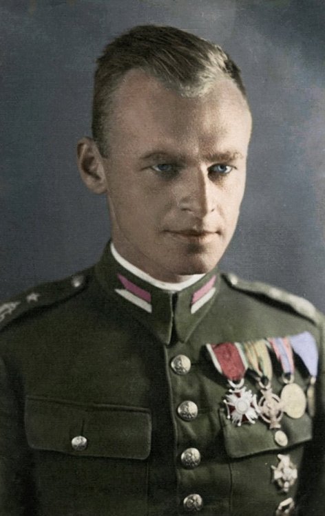 Witold_Pilecki_in_color.thumb.jpg.2eb80f943b614f4f305b95357d96afbc.jpg