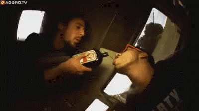 tenor1.gif.495ac3794119f70dd2df2a03372b0491.gif