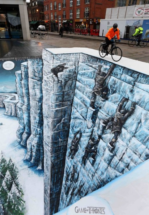 3d-street-art-joe-and-max.thumb.jpg.33b428f088f41cef5cb557e91ca6cd55.jpg