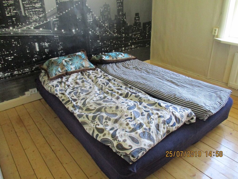 1866449581_17bedroom.thumb.jpg.32ccbafc7fcb3b116c789fb3286f727e.jpg