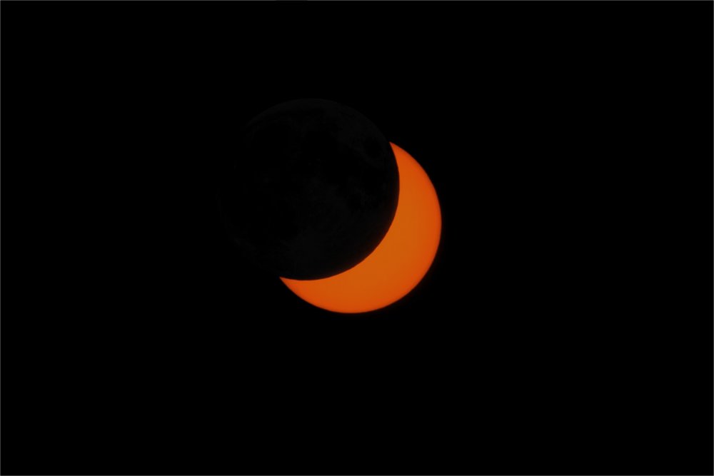 Eclipse-20032015_ED80_OAK-2_mont.jpg