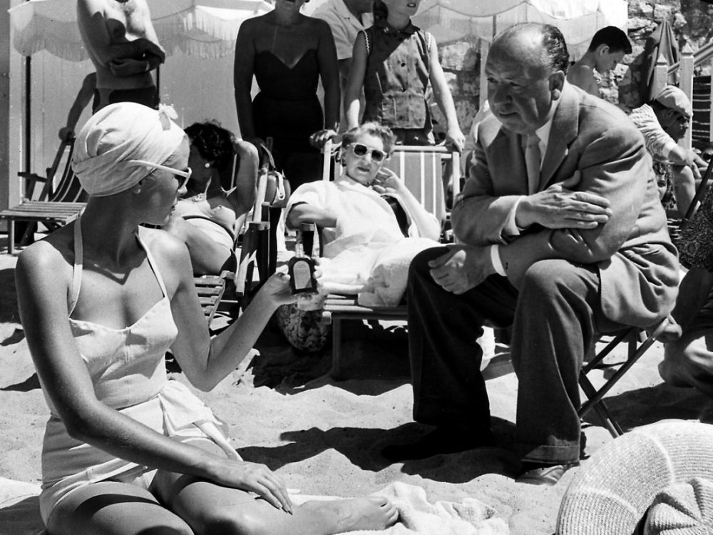 alfred-hitchcock-grace-kelly-to-catch-a-thief-1108x0-c-default.jpg