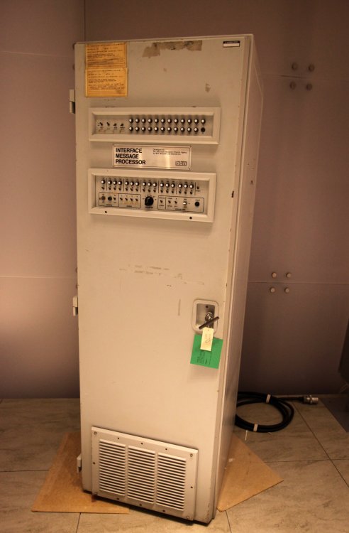1860225847_ARPANET_first_router200806.thumb.jpg.77293d0ea120b9e149a5378858784ecc.jpg