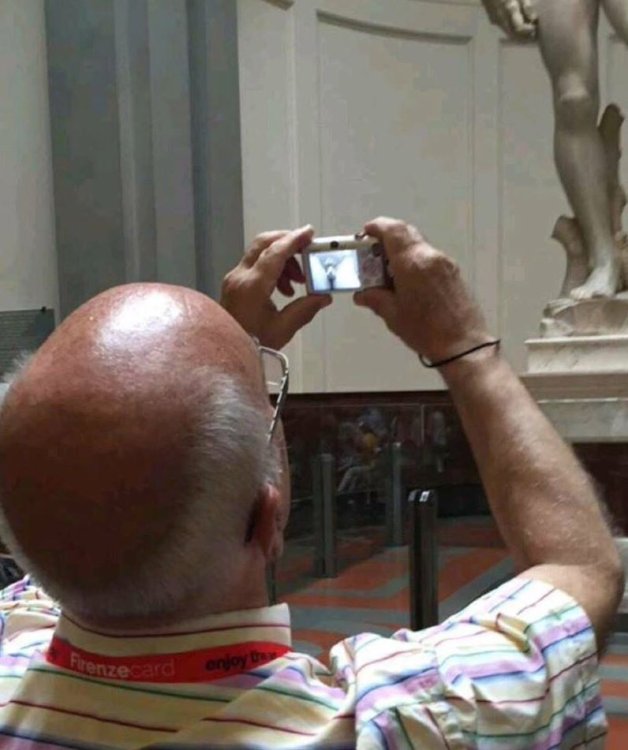 Real-Tourist.thumb.jpg.5459aadb9f1eebfe9068be448fea0f56.jpg